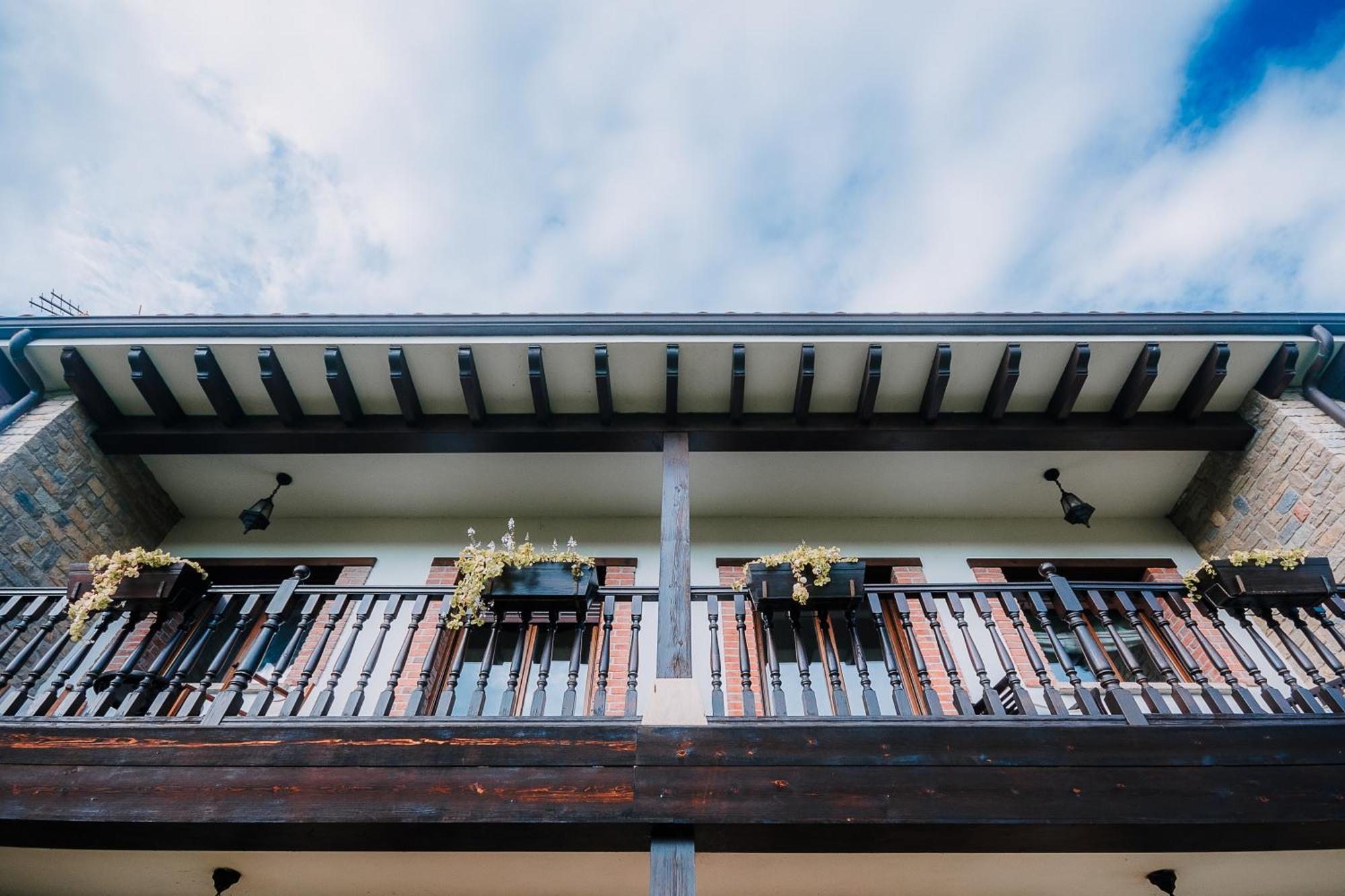 Villa Tiviti Oviedo Exterior photo