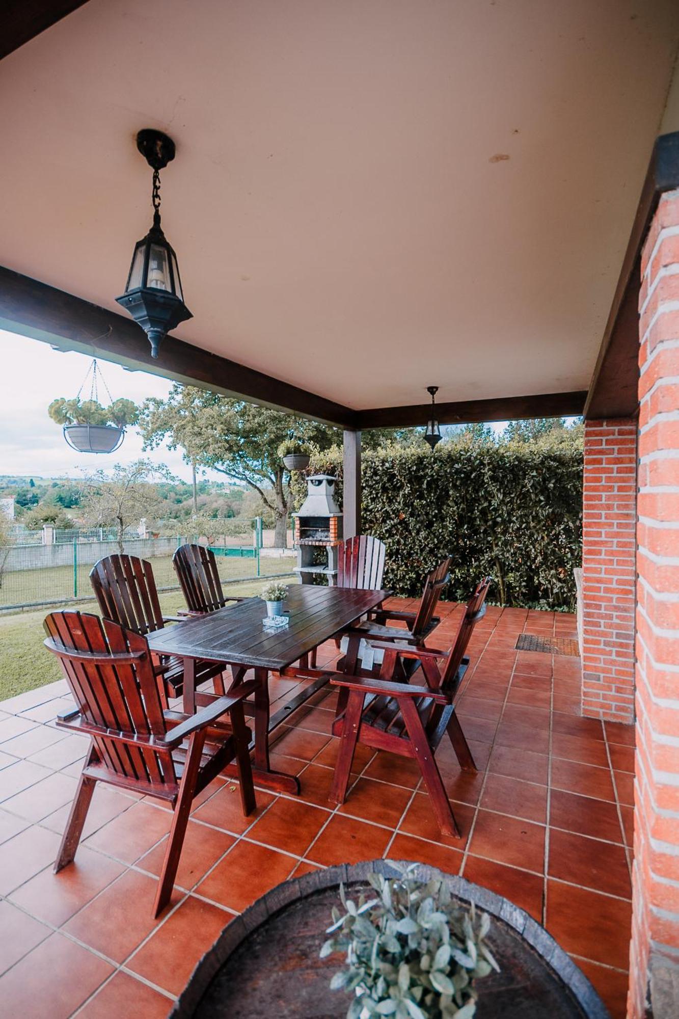 Villa Tiviti Oviedo Exterior photo