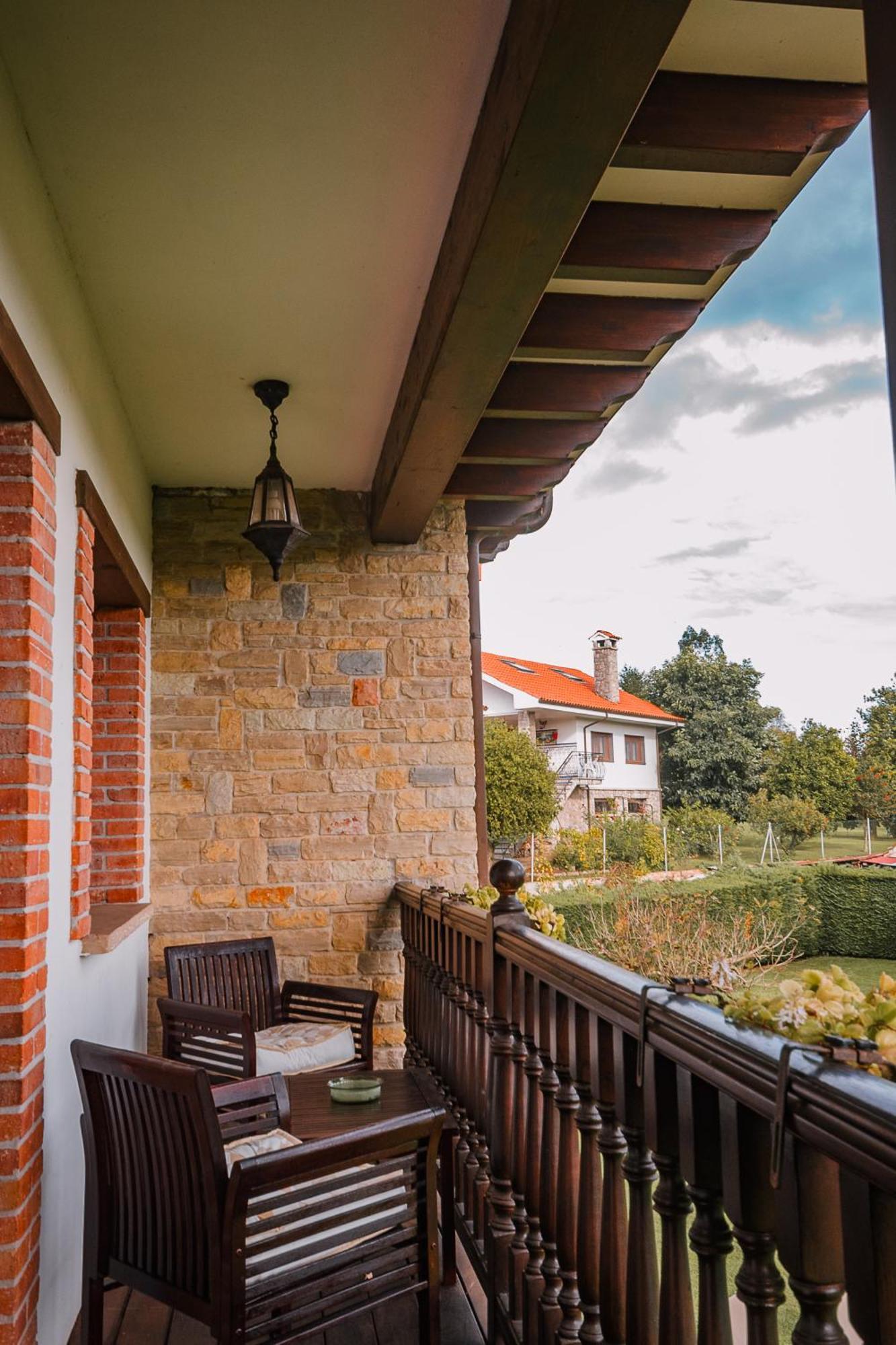 Villa Tiviti Oviedo Exterior photo
