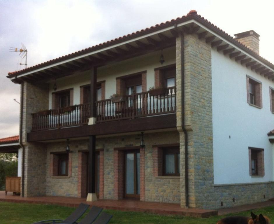 Villa Tiviti Oviedo Exterior photo
